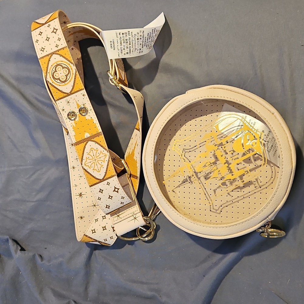 DISNEY PARKS Cinderella castle pin bag